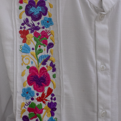 White floral guayabera shirt for men, handmade in Yucatán with detailed embroidery
